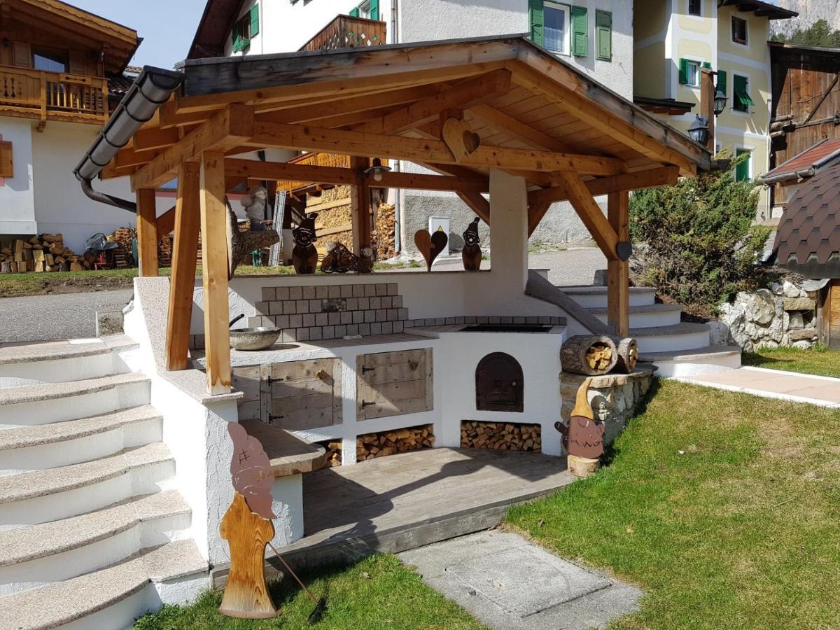 Residence Le Rose Pozza di Fassa Exterior foto