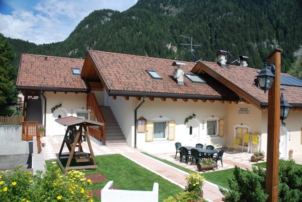 Residence Le Rose Pozza di Fassa Exterior foto